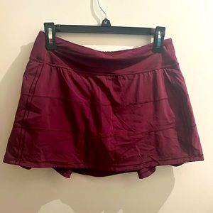 Excellent condition burgundy Lulu lemon athletic skirt- golf/ tennis/ etc.